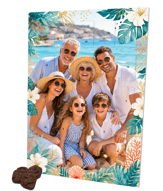 Foto-Adventskalender Großformat Hochformat mit Urlaubsmotiv am Strand und floralem Rahmen